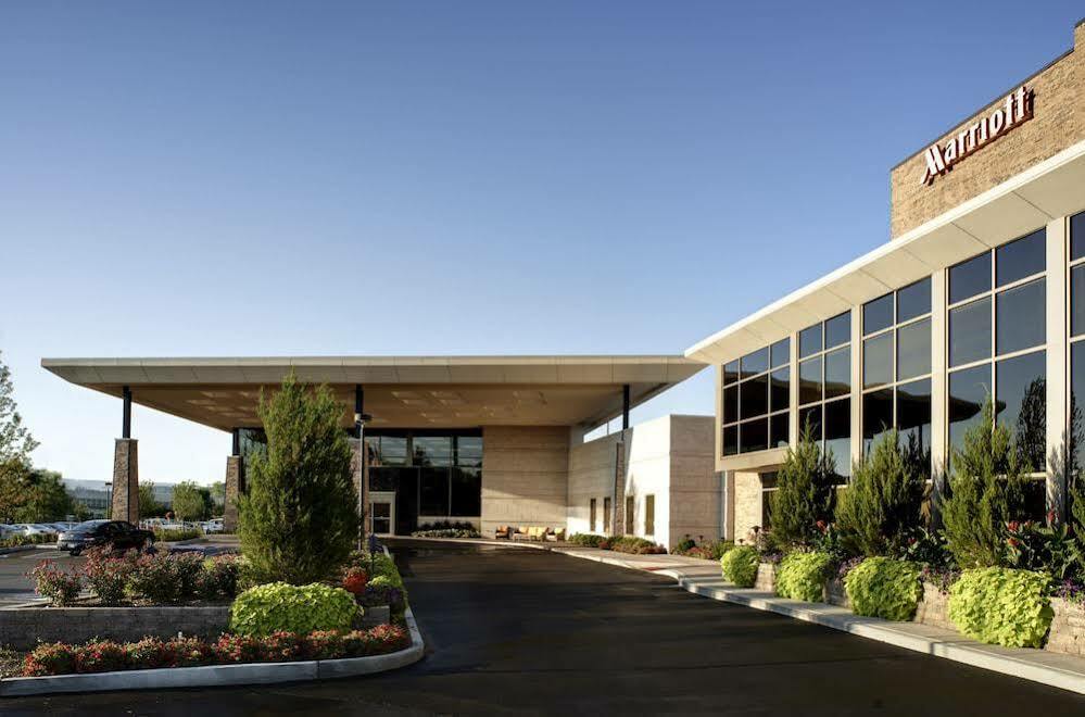 Indianapolis Marriott East Hotel Exterior photo